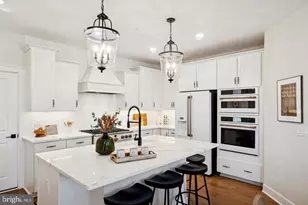 4851 Bauhaus Sq, Chantilly, VA 20151 - Photo 14