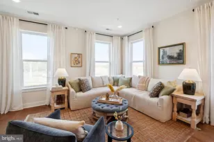 4851 Bauhaus Sq, Chantilly, VA 20151 - Photo 4