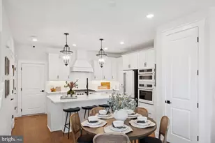 4851 Bauhaus Sq, Chantilly, VA 20151 - Photo 12