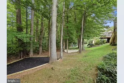9024 Brook Ford Road, Burke, VA 22015 - Photo 36