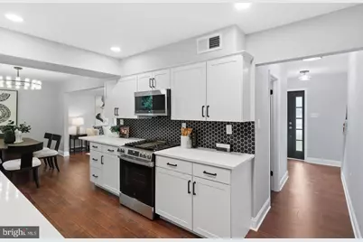 9024 Brook Ford Road, Burke, VA 22015 - Photo 10