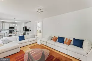 7887 Cranford Farm Cir, Lorton, VA 22079 - Photo 10
