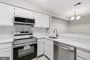 7709 Lexton Pl, Springfield, VA 22152 - Photo 10