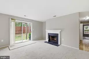 7709 Lexton Pl, Springfield, VA 22152 - Photo 4