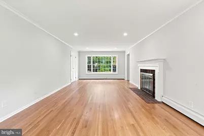 405 Colin Lane NW, Vienna, VA 22180 - Photo 2
