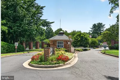 7640 Provincial Drive #112, McLean, VA 22102 - Photo 2