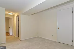 9531 Old Creek Dr, Fairfax, VA 22032 - Photo 14