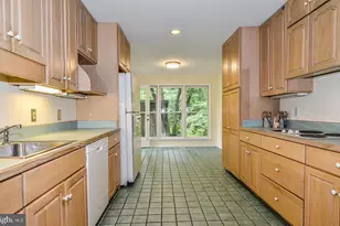 9531 Old Creek Dr, Fairfax, VA 22032 - Photo 20