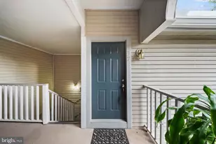 5636 Willoughby Newton Dr, Centreville, VA 20120 - Photo 2