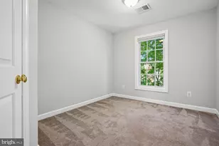 4370 Thomas Brigade Ln, Fairfax, VA 22033 - Photo 12