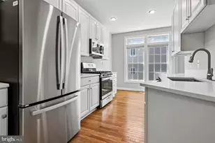 4370 Thomas Brigade Ln, Fairfax, VA 22033 - Photo 8