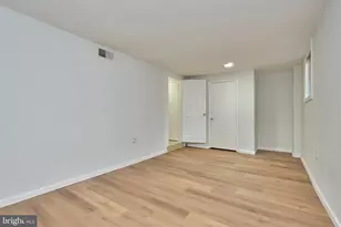 2418 Cloudcroft Square, Reston, VA 20191 - Photo 34