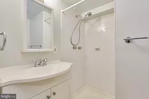 2418 Cloudcroft Square, Reston, VA 20191 - Photo 36
