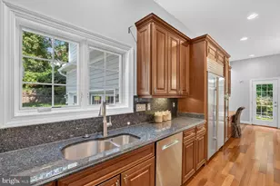 7200 Michael Pl, Falls Church, VA 22046 - Photo 18