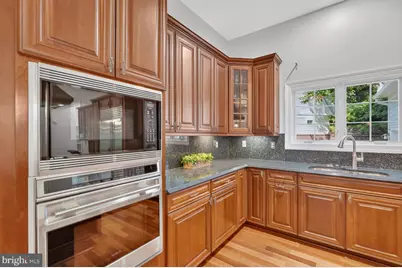 7200 Michael Place, Falls Church, VA 22046 - Photo 16