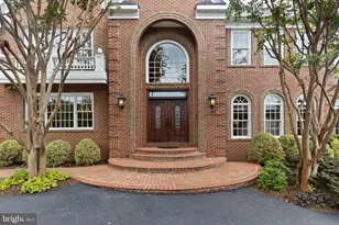 5452 Chandley Farm Cir, Centreville, VA 20120 - Photo 4