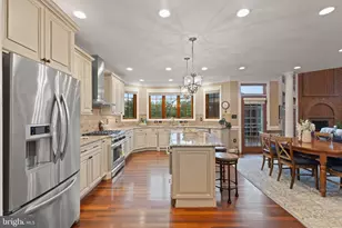 5452 Chandley Farm Cir, Centreville, VA 20120 - Photo 16