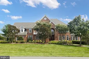 5452 Chandley Farm Cir, Centreville, VA 20120 - Photo 6