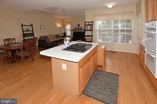 4025 Shaughnessy Ct, Fairfax, VA 22030 - Photo 10