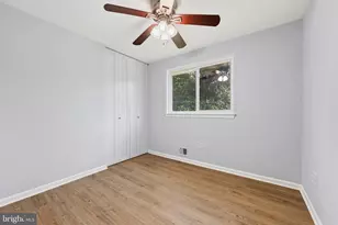 8110 Springfield Village Dr, Springfield, VA 22152 - Photo 20