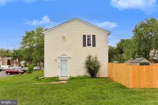 4168 Hamlin Ct, Chantilly, VA 20151 - Photo 2