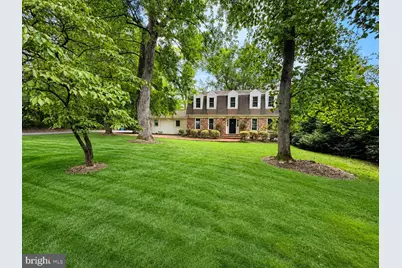 10207 Oxfordshire Road, Great Falls, VA 22066 - Photo 1