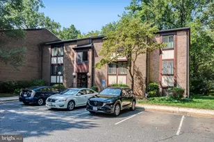9745 Kings Crown Ct, Fairfax, VA 22031 - Photo 1