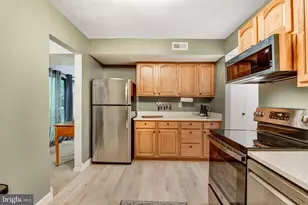 9745 Kings Crown Ct, Fairfax, VA 22031 - Photo 12