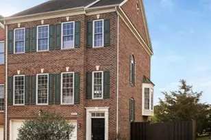 8441 Kirby Lionsdale Dr, Lorton, VA 22079 - Photo 2