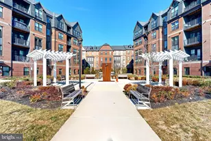 3925 Fair Ridge Dr, Fairfax, VA 22033 - Photo 2