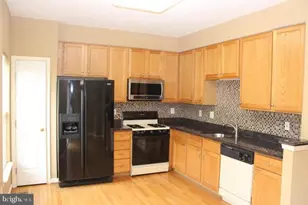 2555 Chase Wellesley Dr, Herndon, VA 20171 - Photo 6