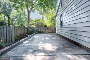 8620 Yardley Dr, Alexandria, VA 22308 - Photo 52