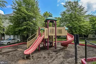 13377 Connor Dr, Centreville, VA 20120 - Photo 16