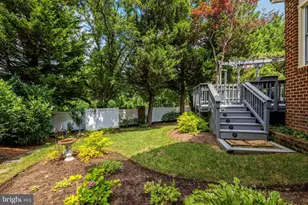 9828 Fox Rest Ln, Vienna, VA 22181 - Photo 10