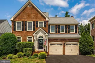 9828 Fox Rest Ln, Vienna, VA 22181 - Photo 4