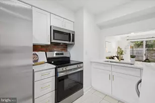 8141 Kingsway Ct, Springfield, VA 22152 - Photo 6