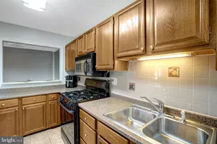 10107 Oakton Terrace Rd, Oakton, VA 22124 - Photo 14