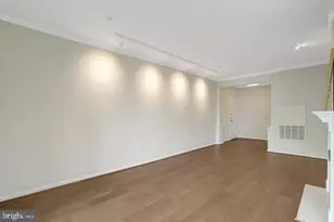 6990 Falls Reach Dr, Falls Church, VA 22043 - Photo 8