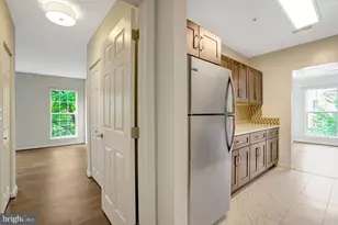 6990 Falls Reach Dr, Falls Church, VA 22043 - Photo 14