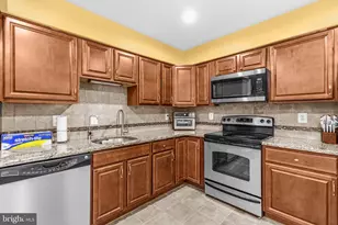 5602 Sutherland Ct, Burke, VA 22015 - Photo 10
