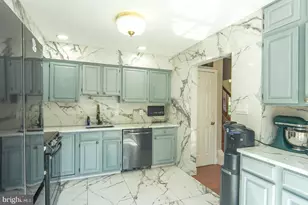 8110 Clifforest Dr, Springfield, VA 22153 - Photo 12