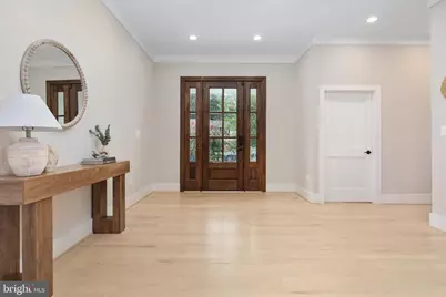 1002 Frederick Street SW, Vienna, VA 22180 - Photo 4