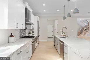 1002 Frederick St SW, Vienna, VA 22180 - Photo 16