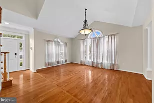 7608 Mcweadon Ln, Springfield, VA 22150 - Photo 4
