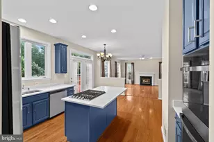 7608 Mcweadon Ln, Springfield, VA 22150 - Photo 10