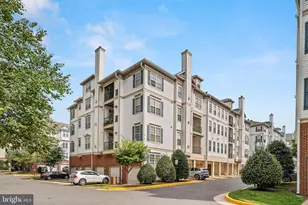 11635 Cavalier Landing Ct, Fairfax, VA 22030 - Photo 6