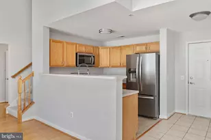11635 Cavalier Landing Ct, Fairfax, VA 22030 - Photo 12