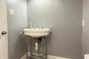 2052 Royal Fern Ct, Reston, VA 20191 - Photo 32