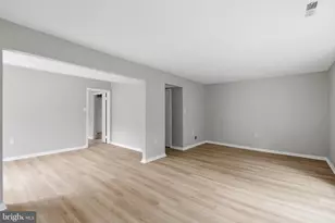 3861 Persimmon Cir, Fairfax, VA 22031 - Photo 10