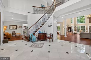 1002 Sherman Ct, Great Falls, VA 22066 - Photo 4